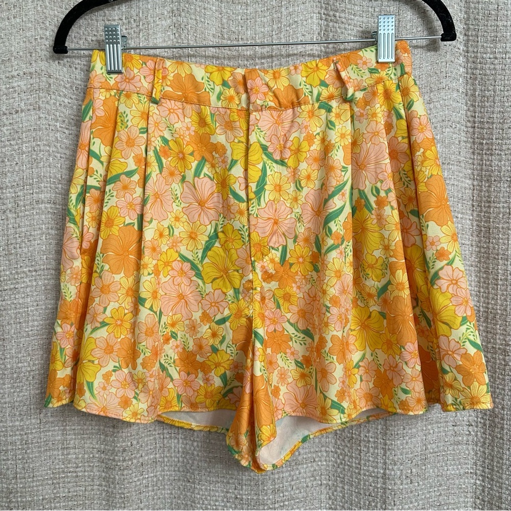 High Waisted Floral Shorts Flowy Yellow Orange Sz Small Coastal Preppy Vacation